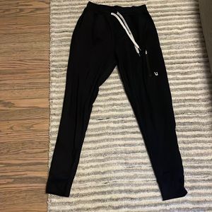 Vuori Black Joggers Size Small